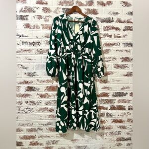 Kormei Dress Boho Midi Abstract Smocked Waist Button Detail V Neck Green Geo S